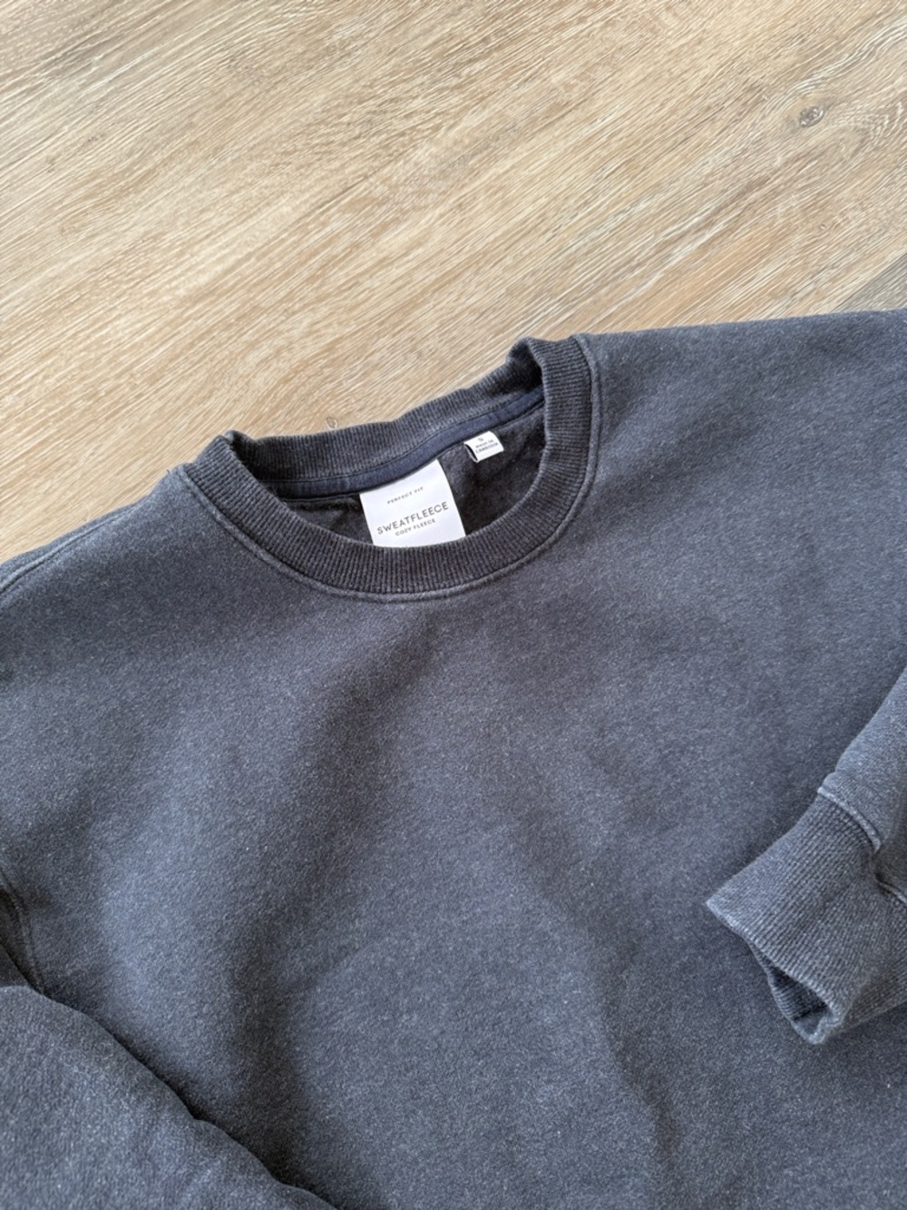 Heatheres admiral sweatsuit from Aritzia. Mega pants, perfect crew. Size S - Picture 5 of 5